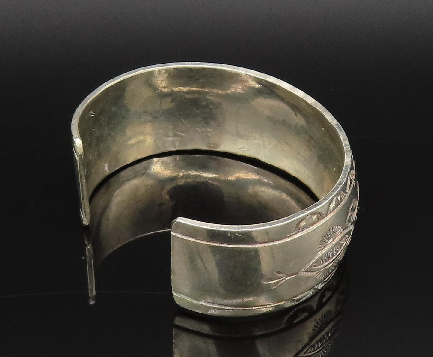 NAVAJO 925 Silver  Vintage Etched Lines & Patterns Cuff Bracelet  BT9748