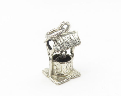 925 Sterling Silver  Vintage Shiny Petite Water Well Motif Pendant  PT8947
