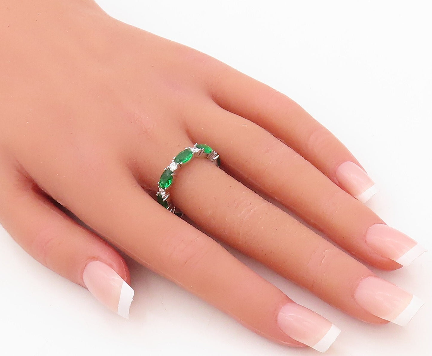 925 Sterling Silver Vintage Ring Oval Cut Green & White CZ 360 Band Sz 7 RG30513