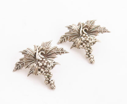 925 Sterling Silver Vintage Earrings Carved Bunch Of Grapes & Leaves  EG13203