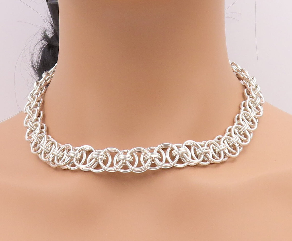 925 Sterling Silver Vintage Necklace Brutalist Interlinked Rings Cutout  NE4457