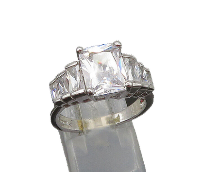 925 Sterling Silver   Vintage Sparkling Cubic Zirconia Band Ring Sz 8  RG22863