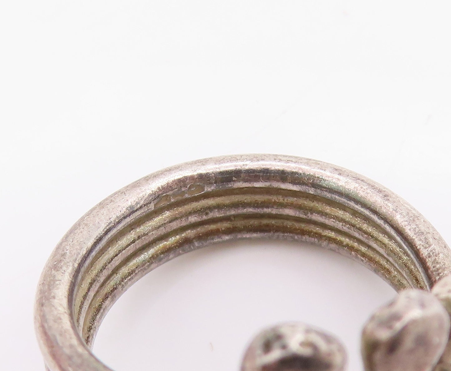 925 Sterling Silver Vintage Ring Dark Tone Wired Swirls  Sz 7.5  RG33205