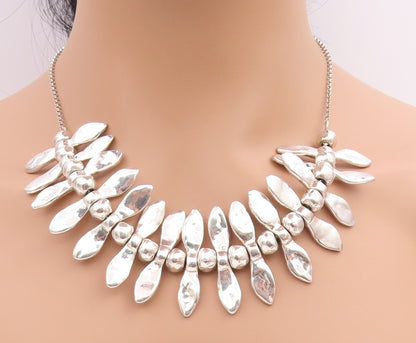925 Sterling Silver Vintage Necklace Brutalist Animal Tooth Design   NE4585