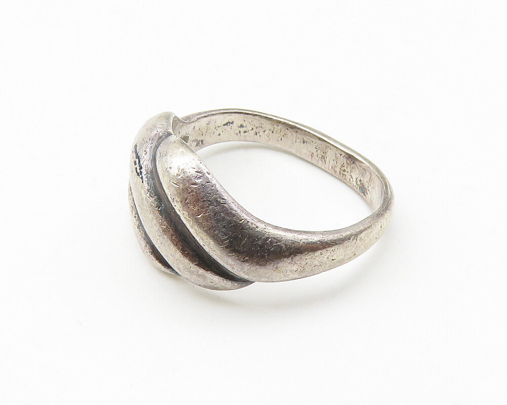 925 Sterling Silver  Vintage Dark Tone Fluted Detail Band Ring Sz 6  RG10317