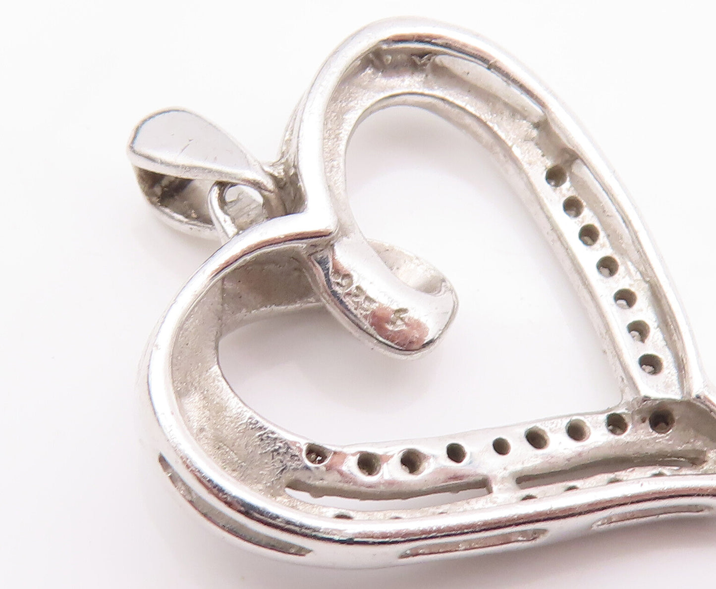 925 Sterling Silver Vintage Pendant Swirled Cutout Diamonds Inlay Heart  PT23094