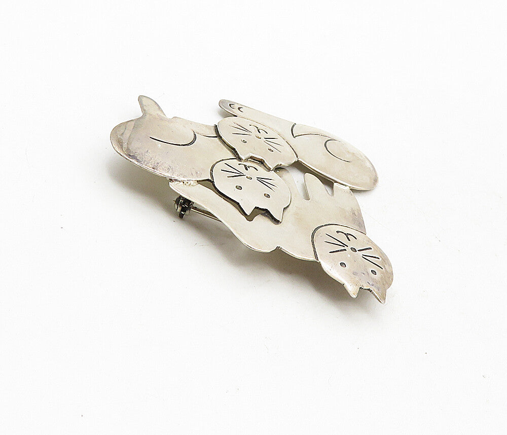 MEXICO 925 Sterling Silver  Vintage Shiny Etched Lying Cats Brooch Pin  BP3443