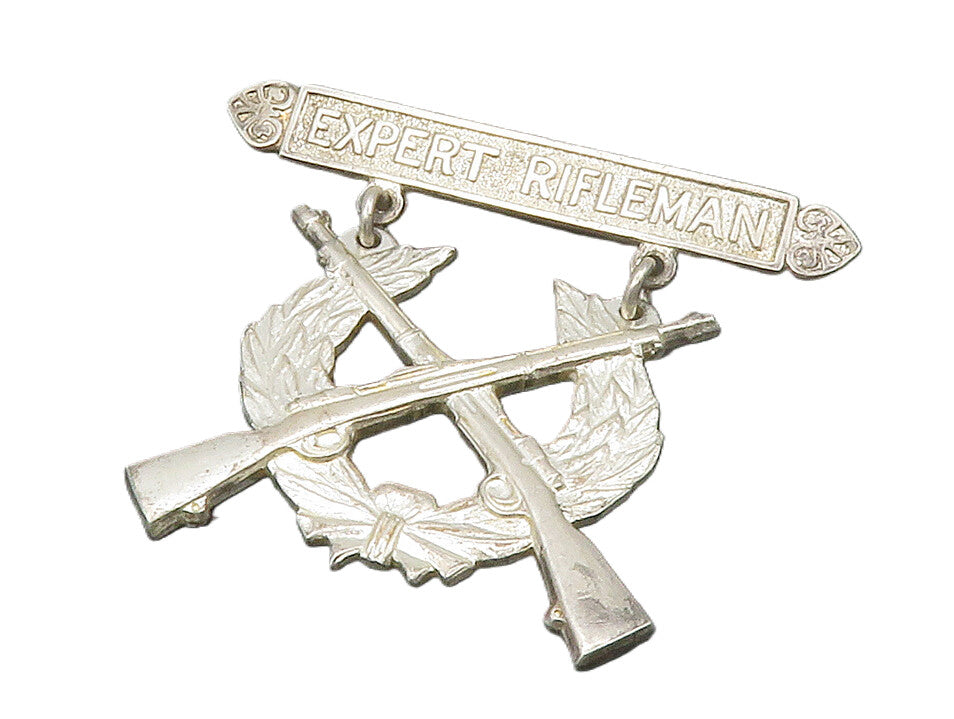 925 Sterling Silver  Vintage Shiny Expert Rifleman Wreath Brooch Pin  BP5726
