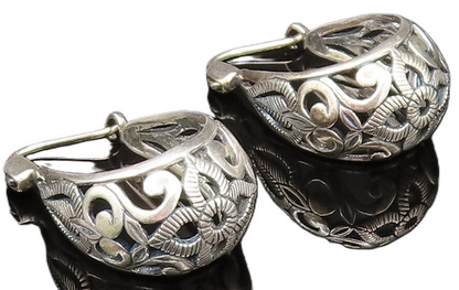 925 Sterling Silver  Vintage Etched Open Scroll Oval Hoop Earrings  EG11911