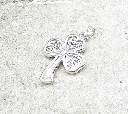 925 Sterling Silver  Mother of Pearl Love Heart Clover Drop Pendant  PT1376