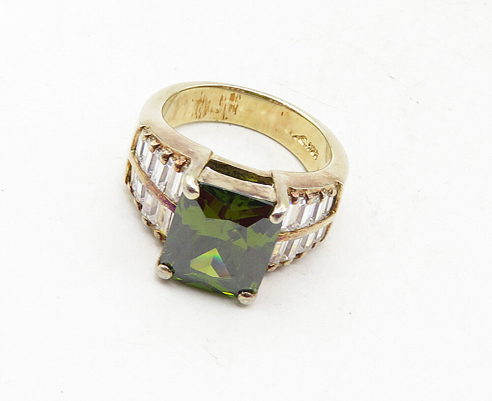 925 Sterling Silver  Shiny Peridot & Cubic Zirconia Cocktail Ring Sz 8  RG9444