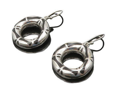 925 Sterling Silver  Black Onyx Open Circle Shiny Dangle Earrings  EG7828