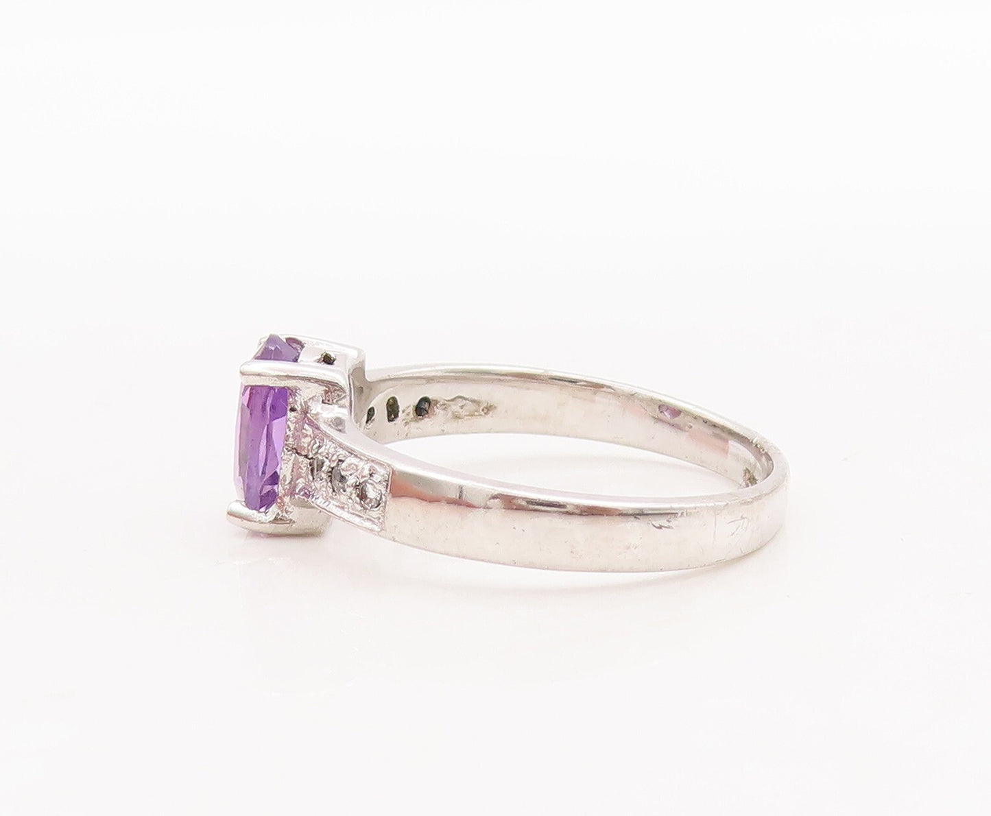 925 Sterling Silver Vintage Ring Oval Cut Amethyst Diamonds Inlay Sz 7.5 RG29380
