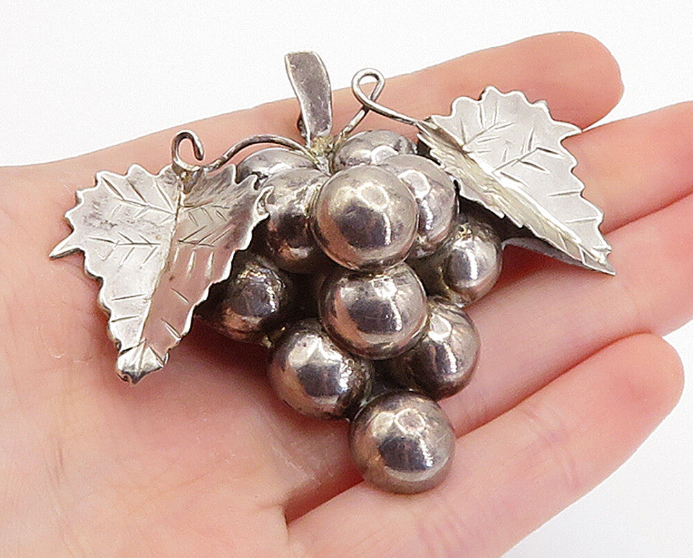 LOS BALLESTEROS 925 Sterling Silver  Vintage Grape Bunch Brooch Pin  BP2841