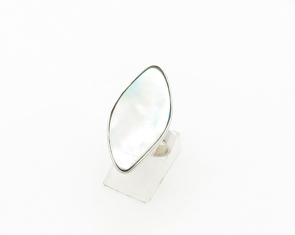 925 Sterling Silver  Shiny Mother Of Pearl Smooth Cocktail Ring Sz 7  RG18137