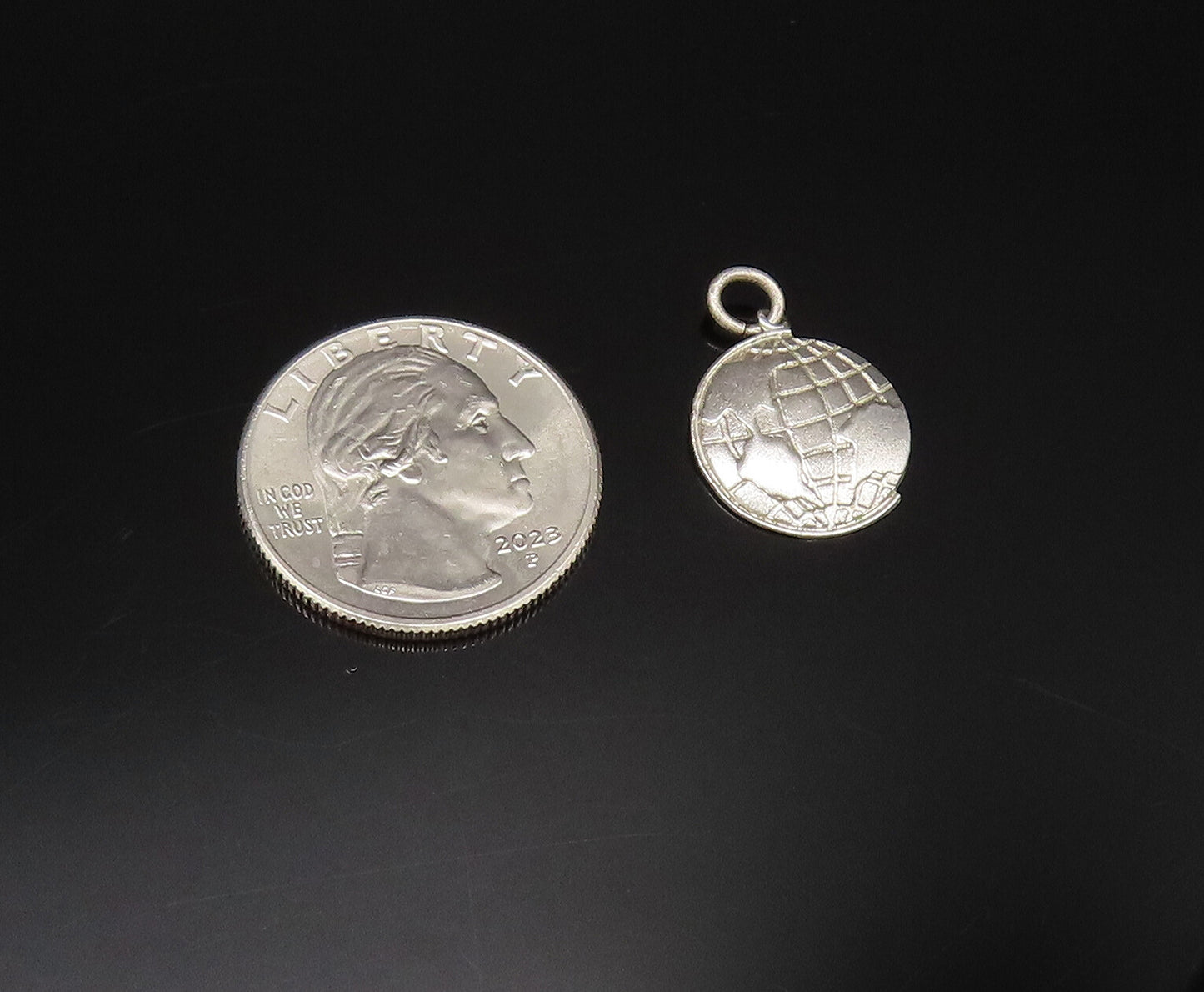 925 Sterling Silver  Vintage Round Etched World Globe Charm Pendant  PT21343
