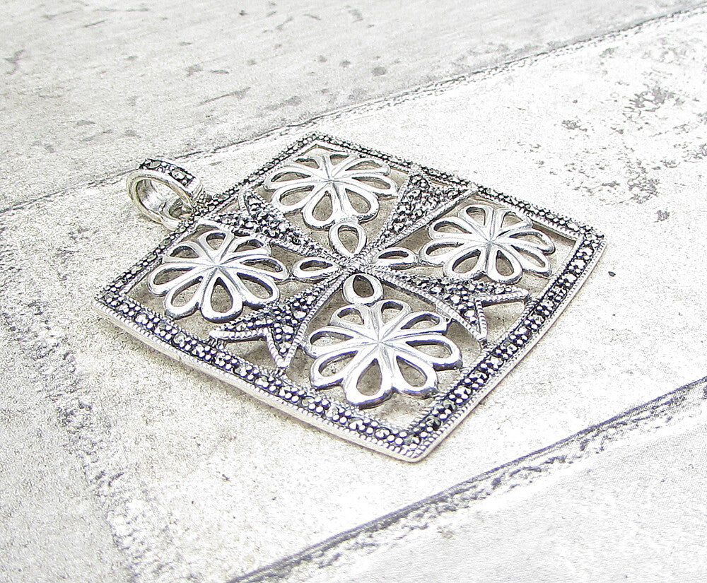 925 Sterling Silver  Marcasite Floral Art Picture Drop Pendant  PT1404
