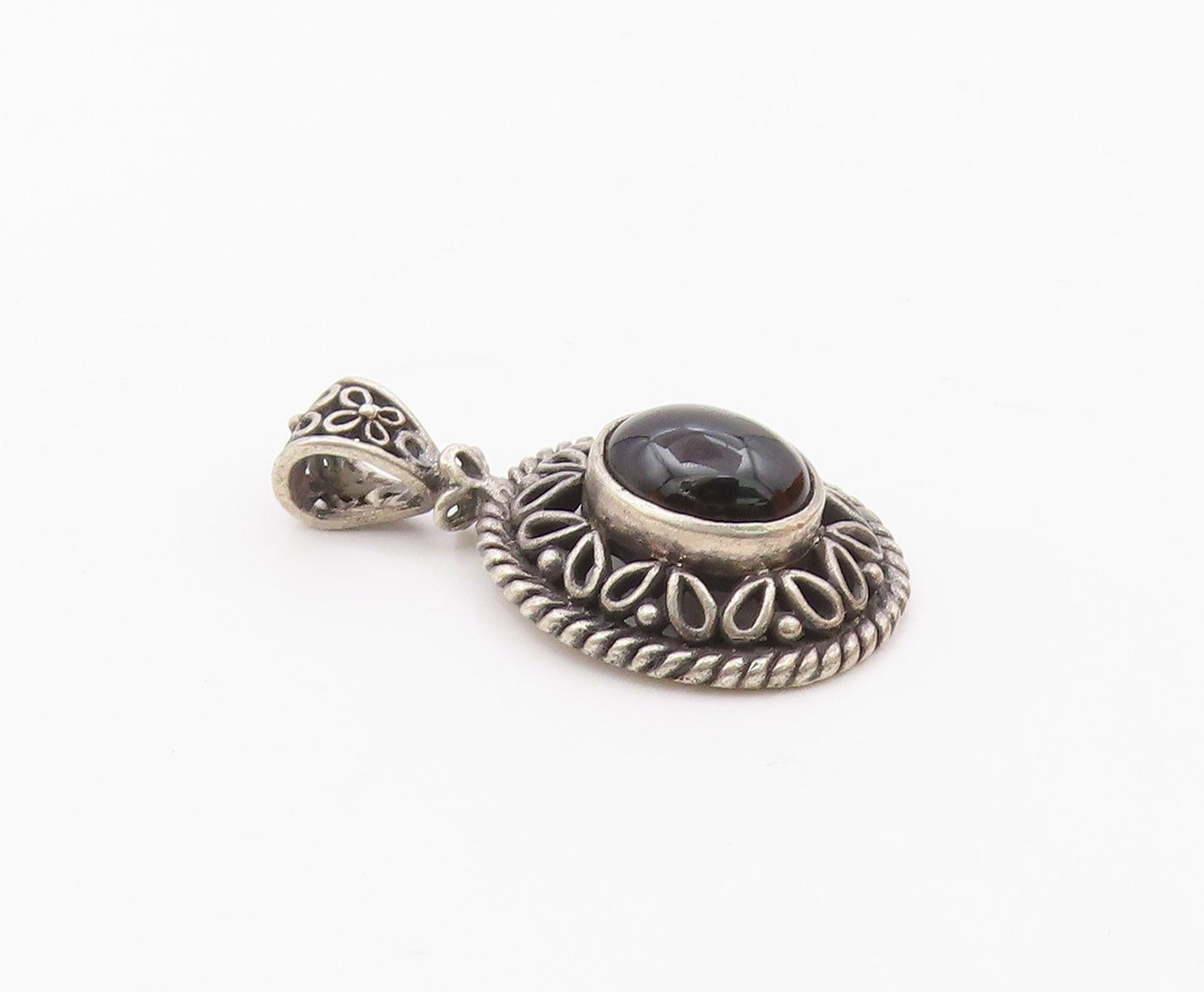 925 Sterling Silver  Vintage Cabochon Black Onyx Floral Dome Pendant  PT17632