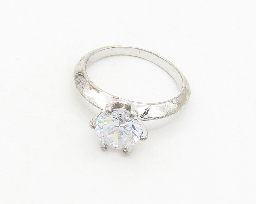 925 Sterling Silver  Vintage Shiny Cubic Zirconia Solitaire Ring Sz 7  RG19683