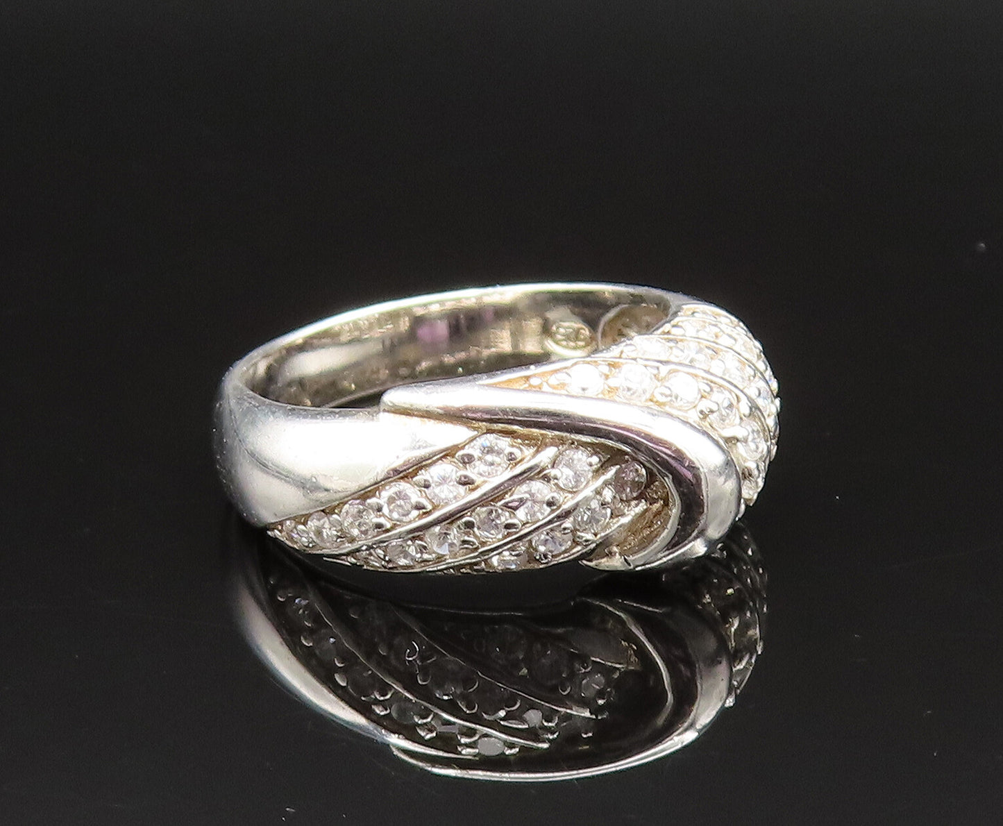 925 Sterling Silver  Vintage Sparkly Topaz Ribbed Dome Ring Sz 7.5  RG25500