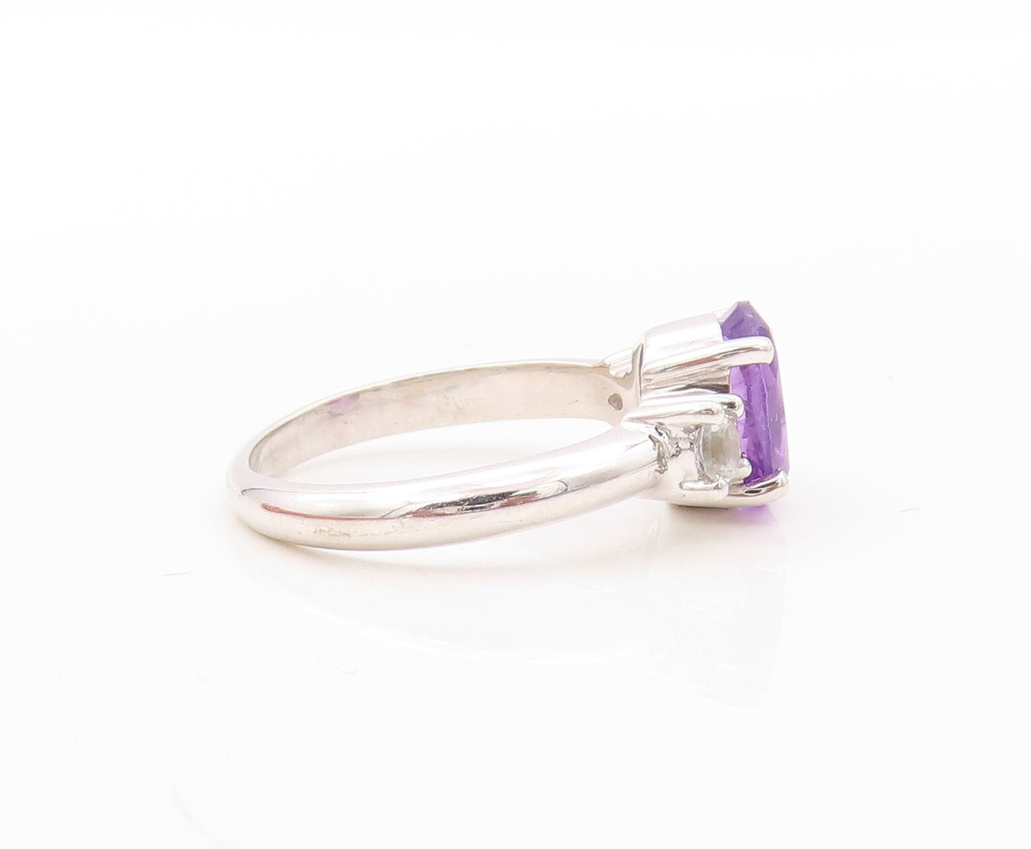 925 Sterling Silver Vintage Ring Oval Cut Amethyst CZ Side Stones  Sz 7  RG30686