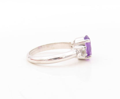 925 Sterling Silver Vintage Ring Oval Cut Amethyst CZ Side Stones  Sz 7  RG30686