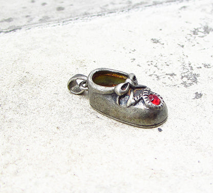 925 Sterling Silver  Vintage Red Cubic Zirconia Shoe Drop Pendant  PT1769