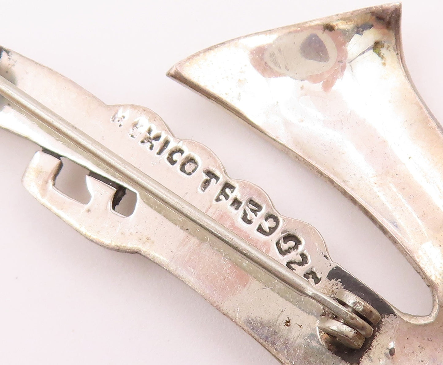 MEXICO 925 Sterling Silver  Vintage Two Tone Saxophone Brooch Pin  BP6590