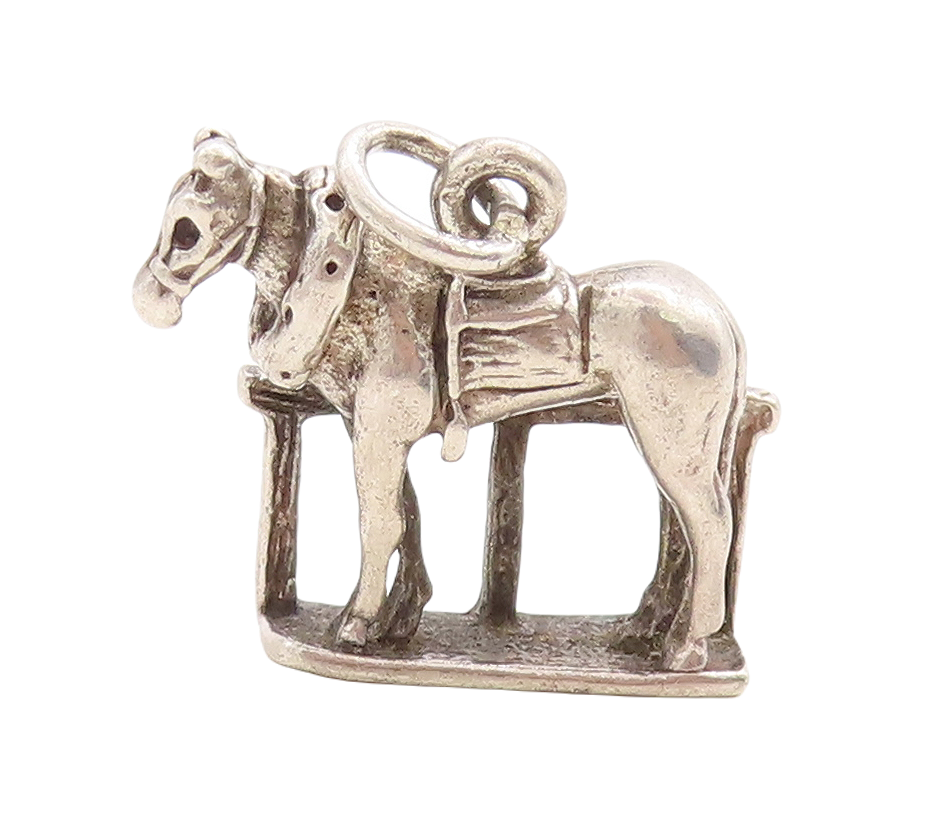 925 Sterling Silver Vintage Pendant Dark Tone Horse In Stable  PT23718