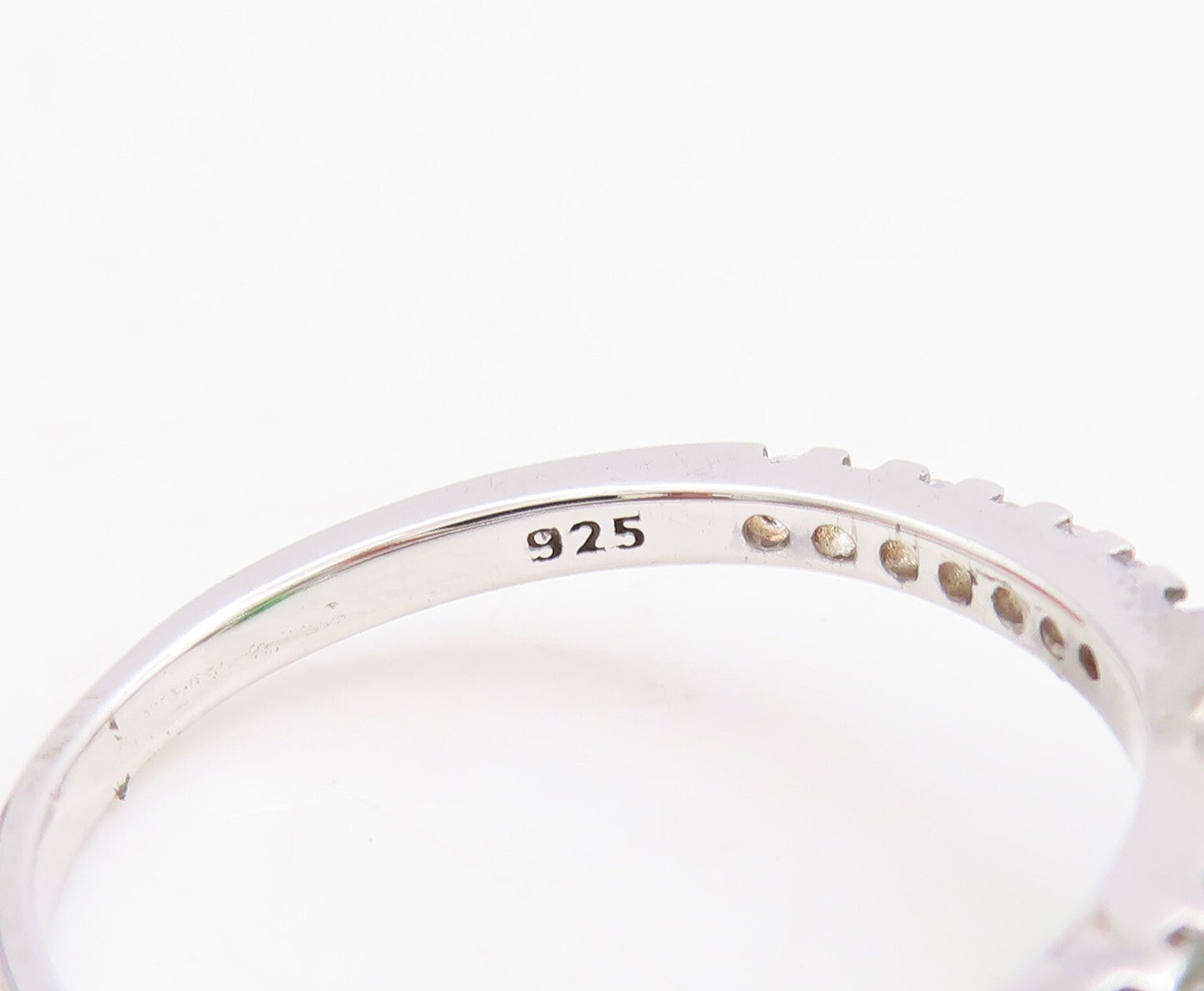 925 Sterling Silver Vintage Ring Minimalist Round Green Halo CZ  Sz 7.5 RG29517