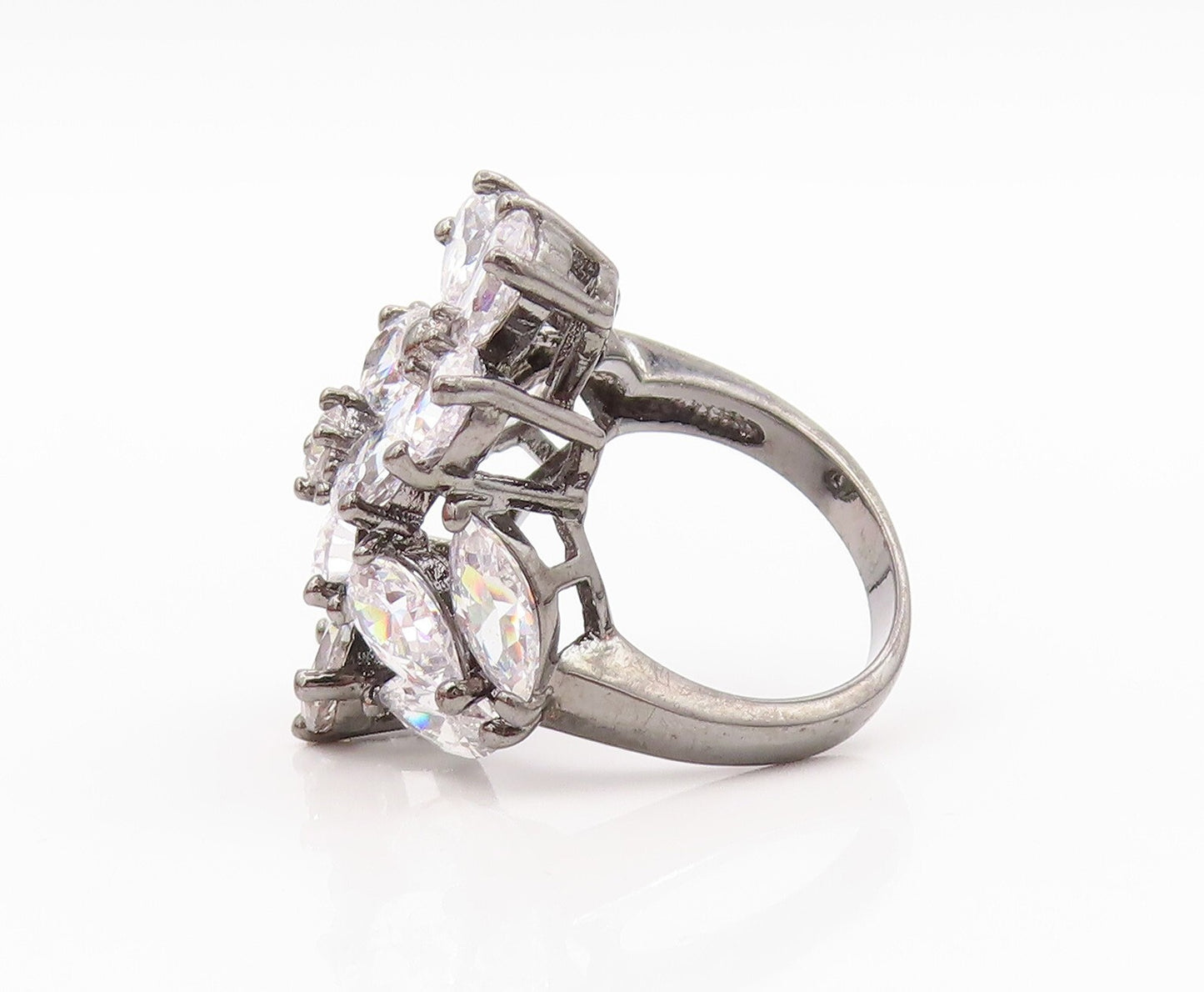 925 Sterling Silver Vintage Ring Dark Tone Drop Cut CZ Flowers  Sz 6.5  RG31767