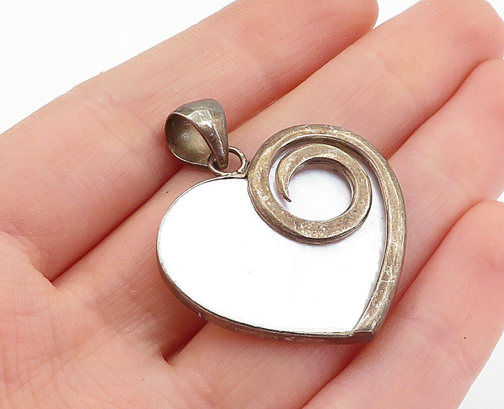 925 Sterling Silver  Vintage Mother Of Pearl Spiral Love Heart Pendant  PT4108