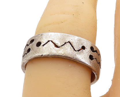 925 Sterling Silver Vintage Modernist Wavy Design Band Ring Sz 7.5 RG6589