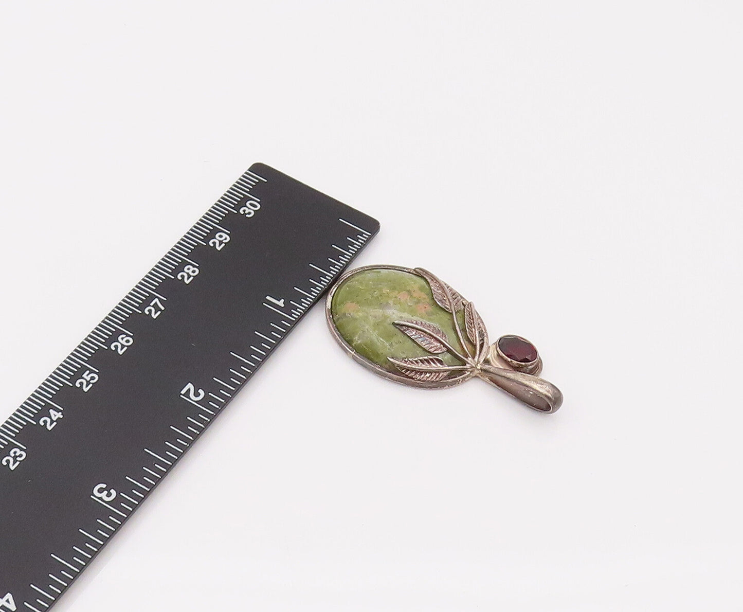 SAJEN 925 Silver  Vintage Oval Jasper With leaves & Garnet Pendant  PT22170