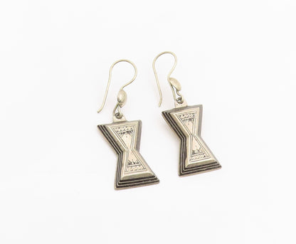925 Sterling Silver Vintage Earrings Etched Geometric Hourglass Drop  EG14082