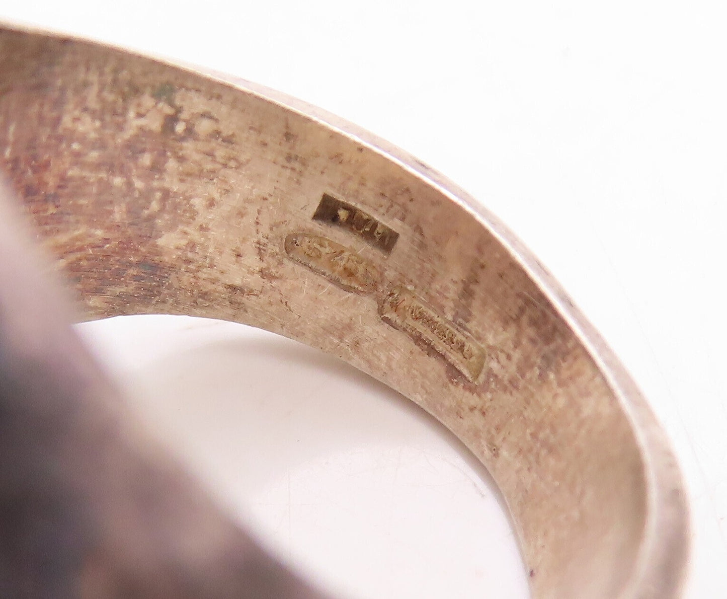 925 Sterling Silver Vintage Ring Dark Tone Puffed Grooved Design  Sz 7  RG31397