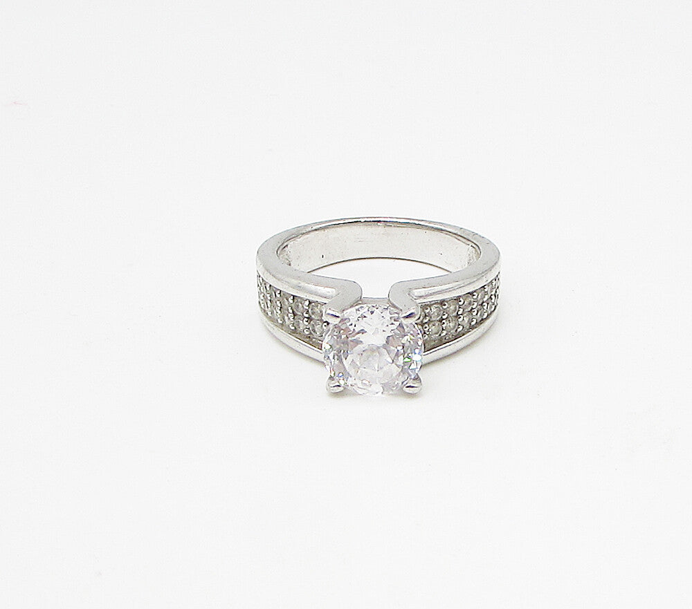 925 Sterling Silver  Faceted White Cubic Zirconia Band Ring Sz 7  RG3267
