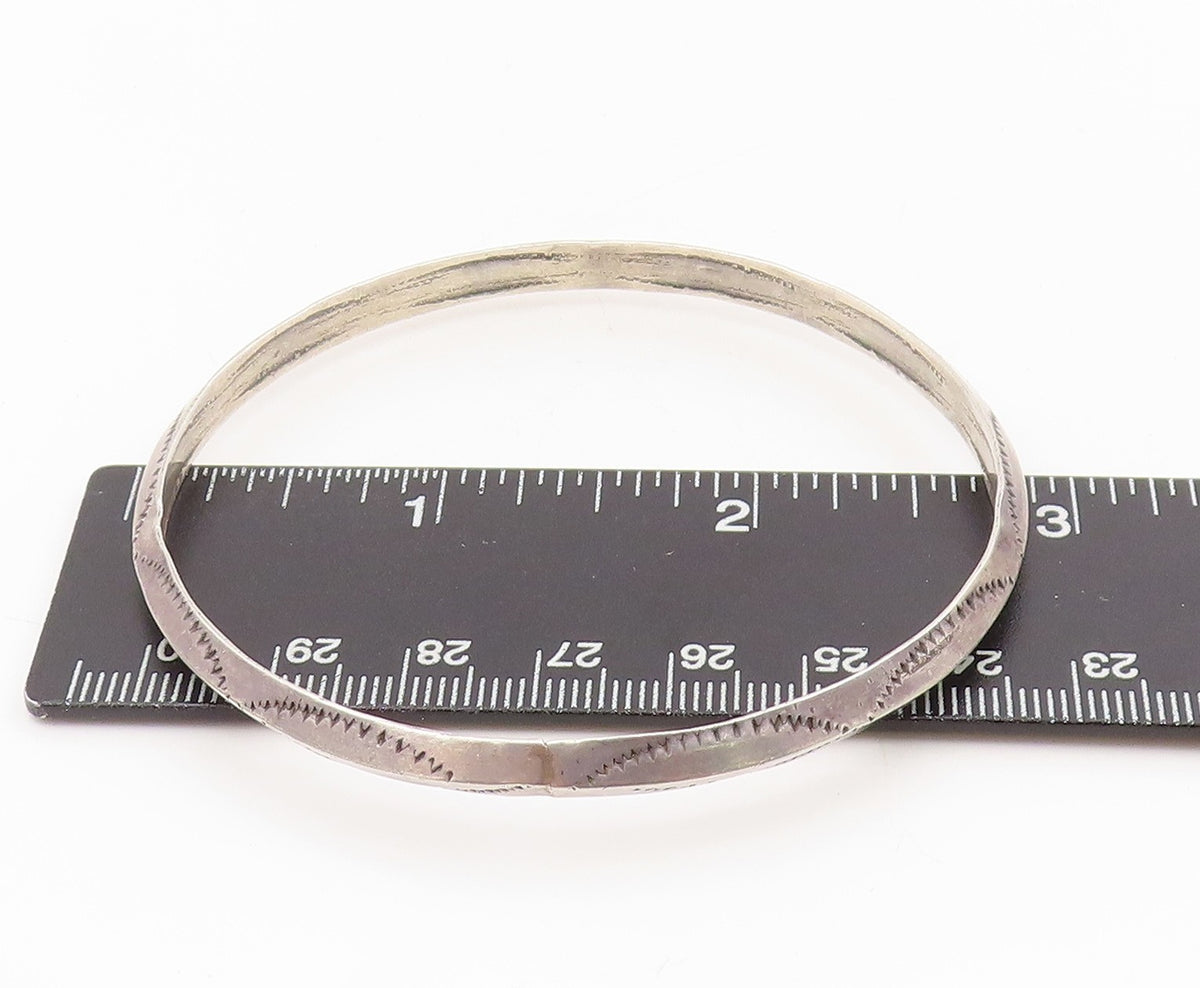 925 Sterling Silver Vintage Bracelet NAVAJO Etched Knife Edge Bangle  BT11588