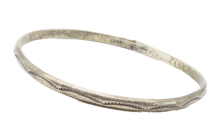 NAVAJO 925 Sterling Silver  Vintage Dark Tone Etched Bangle Bracelet  BT5662