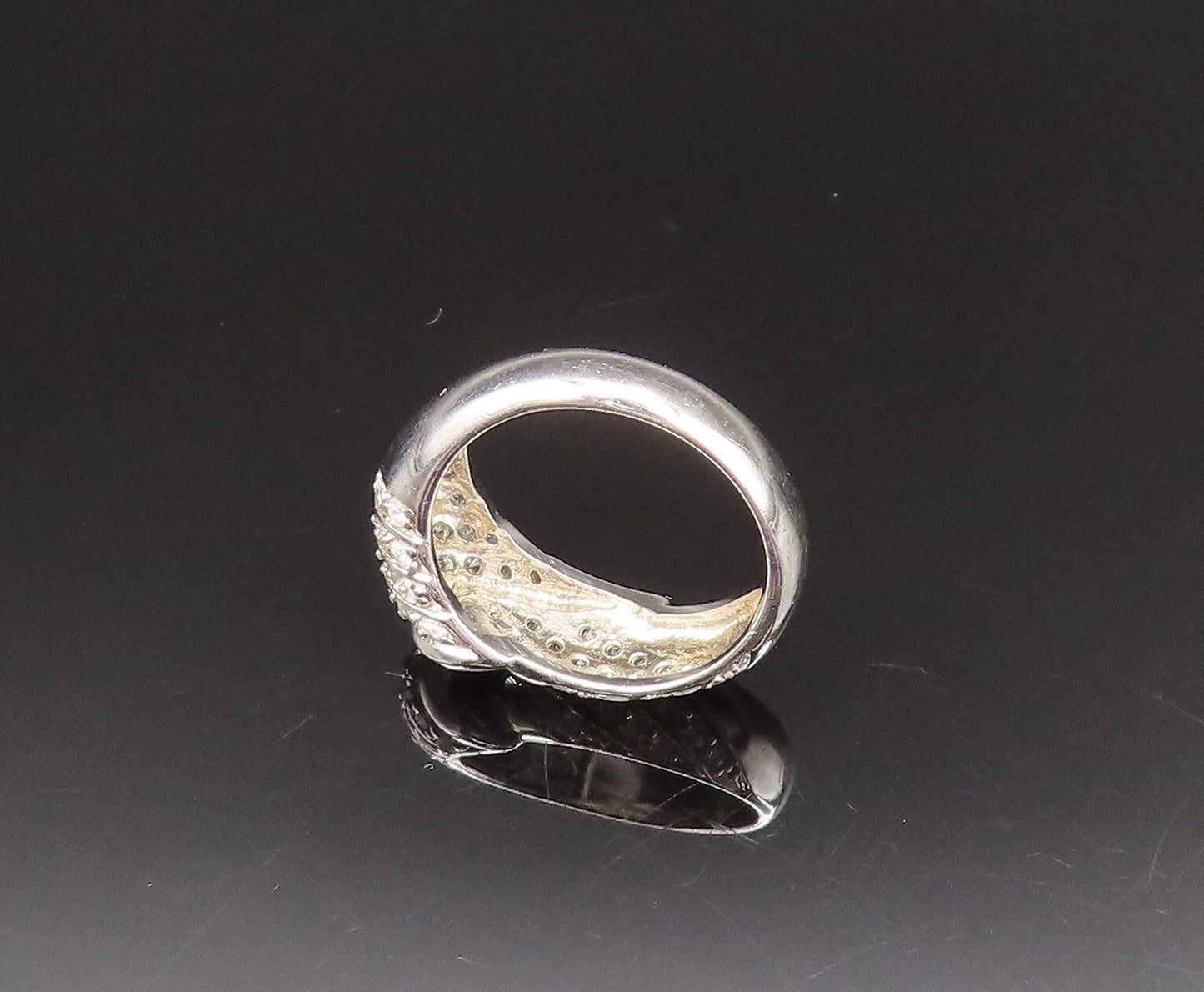 925 Sterling Silver  Vintage Sparkly Topaz Ribbed Dome Ring Sz 7.5  RG25500