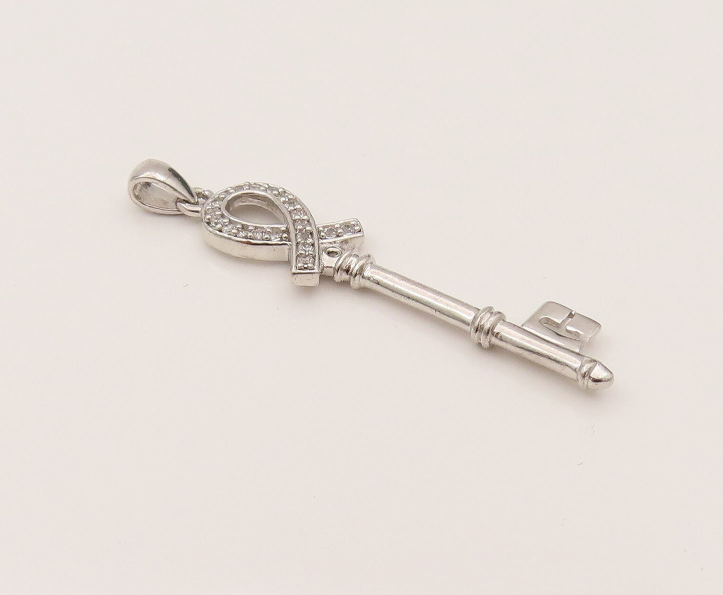 925 Silver  Vintage Sparkly Topaz Infinity Knot Missing Key Pendant  PT21956