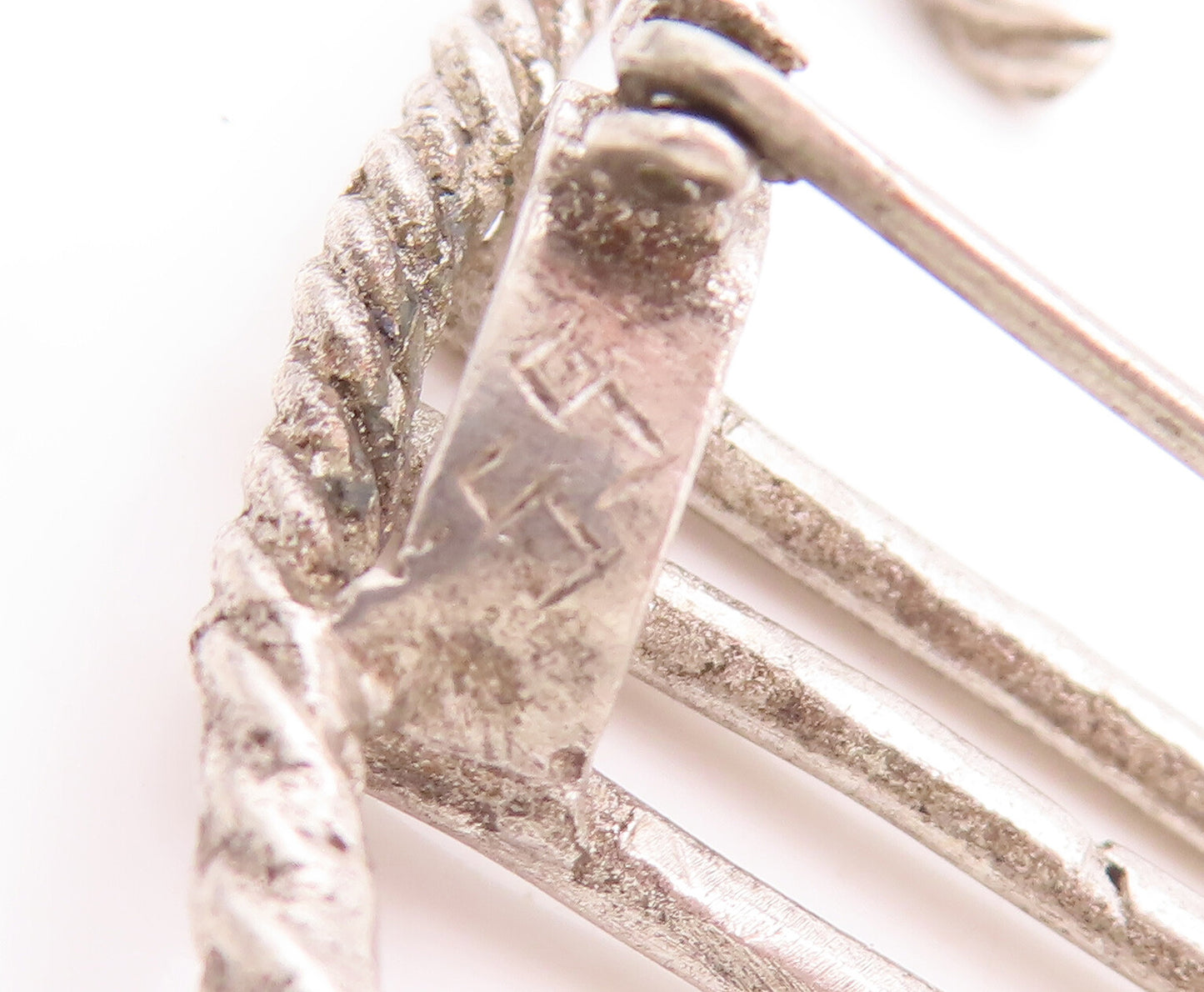 925 Sterling Silver Vintage Brooch Pin JONDELL Solid Spain Designer Leaf BP11075