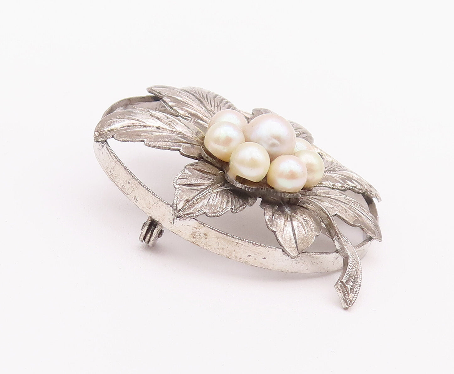 925 Sterling Silver Vintage Brooch Pin Pearls Carved Leaves Round Frame  BP10775
