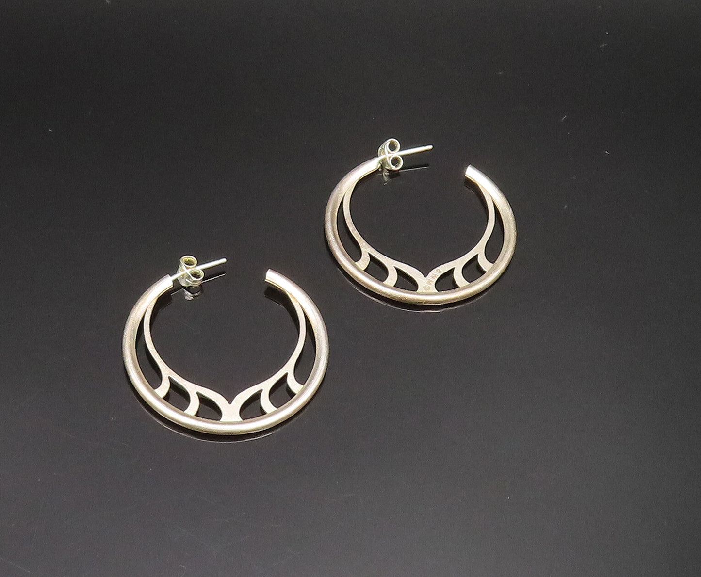 DESIGNER 925 Sterling Silver Vintage Flame Cutout Motif Hoop Earrings EG11822