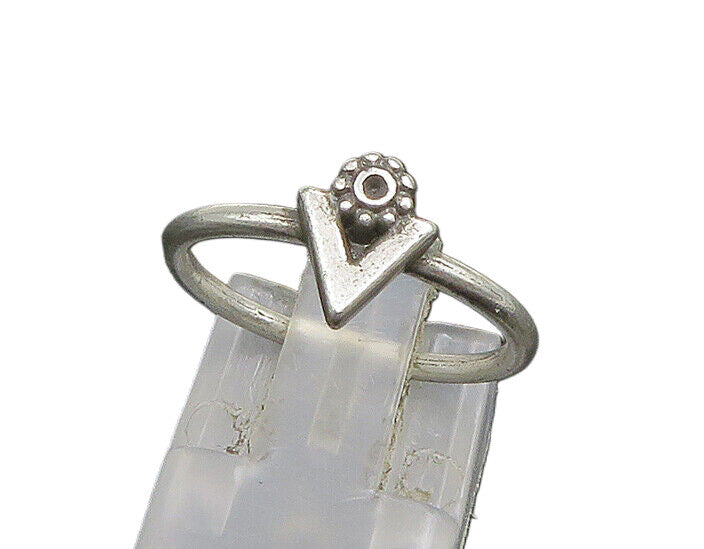925 Sterling Silver  Vintage Shiny Pointed Detail Band Ring Sz 6  RG23416