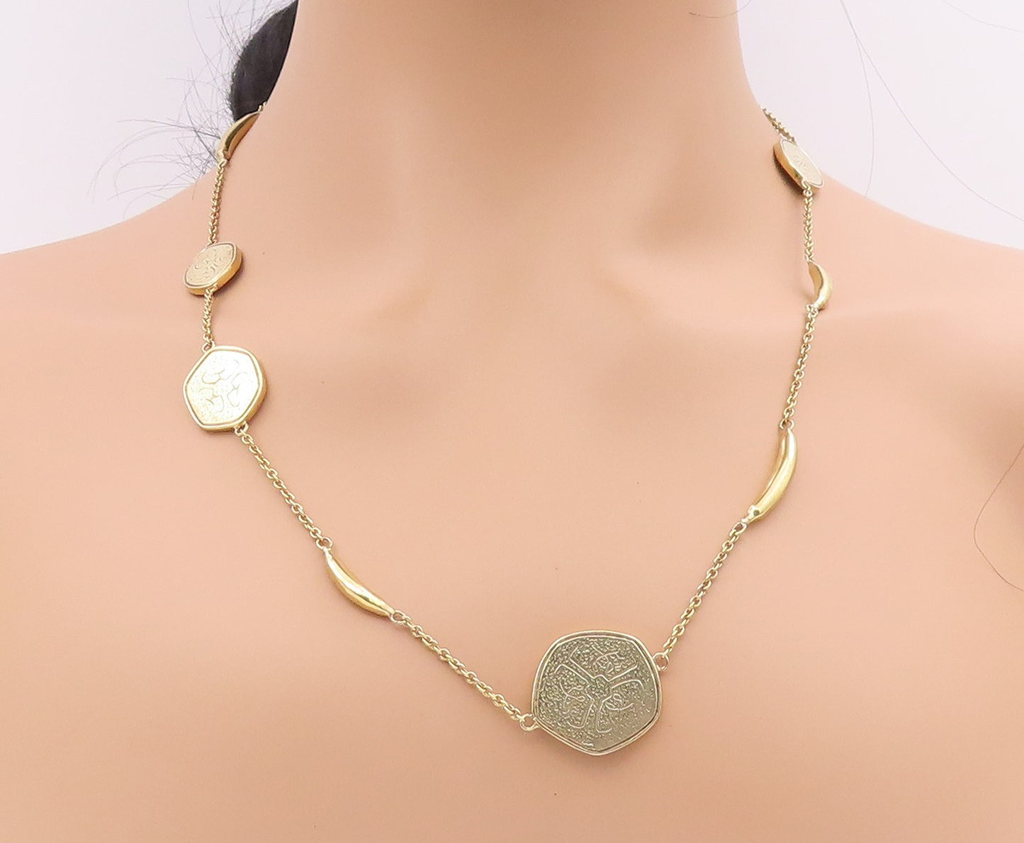 925 Sterling Silver Vintage Necklace Gold Plated Disc Medallion Chain  NE4693
