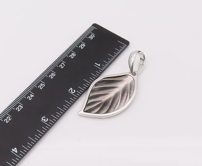 925 Sterling Silver  Vintage Mother Of Pearl Carved Leaf Pendant  PT22212
