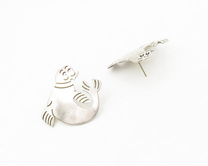 MEXICO 925 Sterling Silver  Vintage Shiny Seal Motif Drop Earrings  EG8979