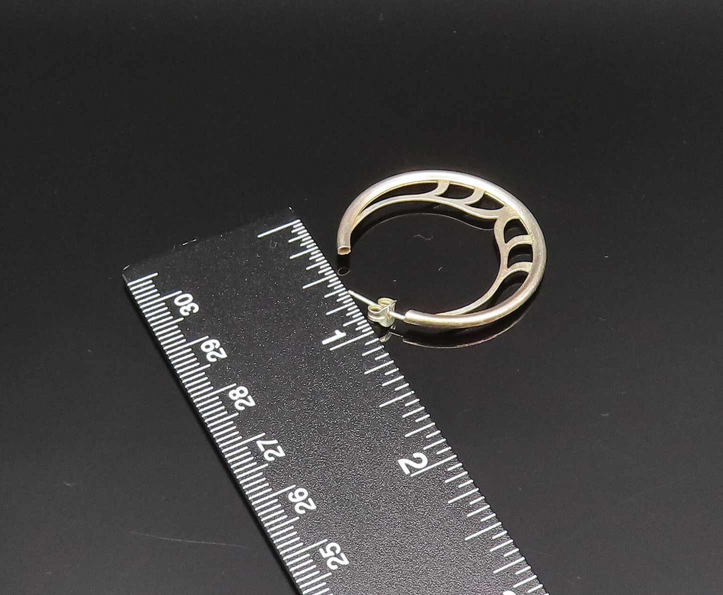 DESIGNER 925 Sterling Silver Vintage Flame Cutout Motif Hoop Earrings EG11822