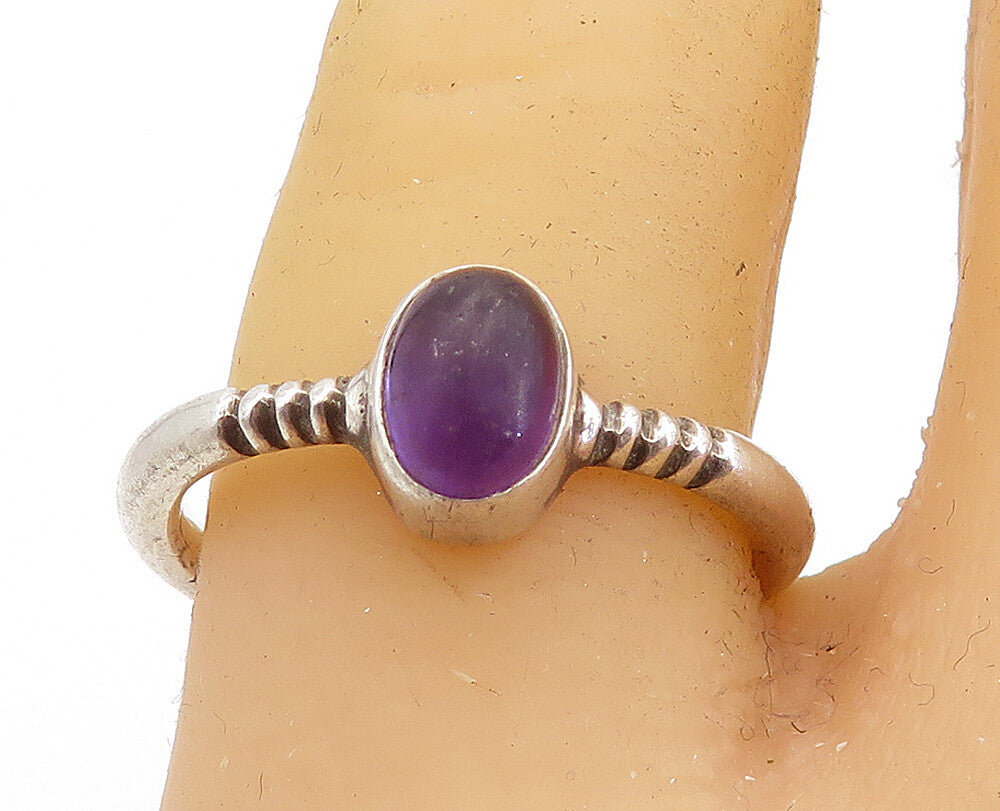 925 Sterling Silver  Vintage Cabochon Amethyst Solitaire Ring Sz 7.5  RG7373